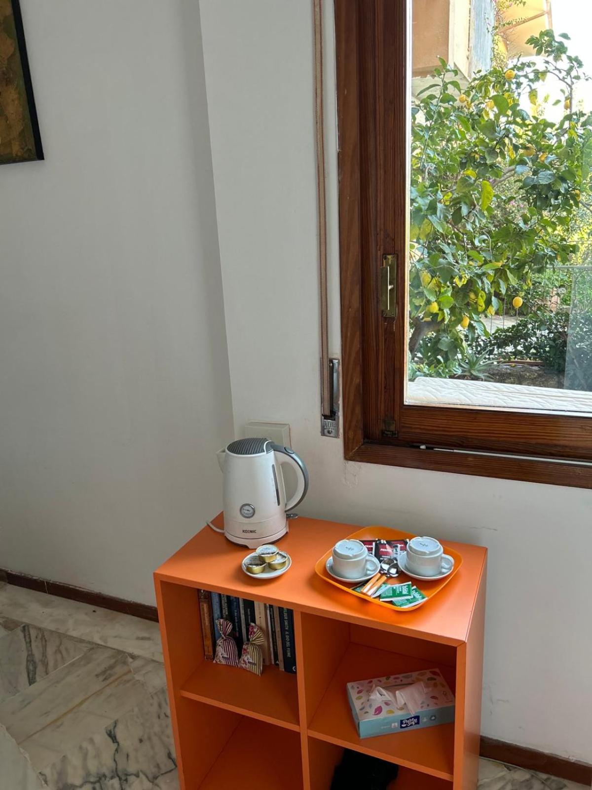 Casa Con Giardino: Varazze Habitación foto